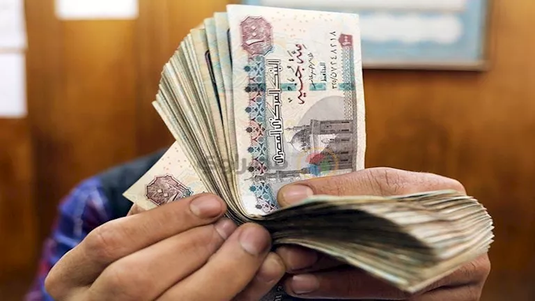 هل سيستمر الجنيه في ارتفاعه مقابل الدولار في الفترة القادمة؟.. 4 عوامل تحدد ذلك هل سيستمر الجنيه في ارتفاعه مقابل الدولار في الفترة القادمة؟.. 4 عوامل تحدد ذلك