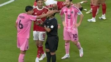 هل كان طرد لاعب إنتر ميامي أمام الأهلي مبررا بعد عرقلته المتهورة لتريزيجيه؟ (صور)