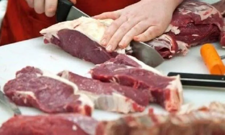 هل من المناسب شراء اللحوم وتوزيعها بدلاً من الأضحية، خاصة مع زيادة الأسعار؟ هل من المناسب شراء اللحوم وتوزيعها بدلاً من الأضحية، خاصة مع زيادة الأسعار؟