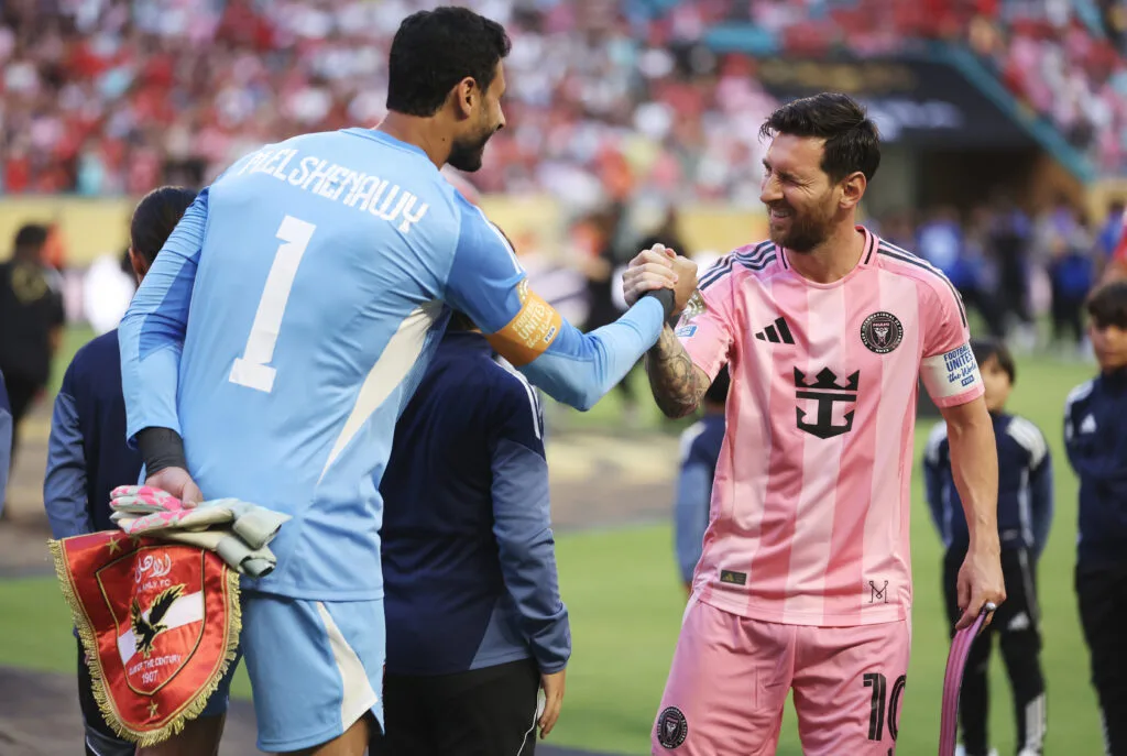 هل يعود السبب إلى الشناوي؟ أسرار تفاوت جائزة أفضل لاعب في نهائي كأس العالم للأندية بين اللاعبين العرب والأجانب.