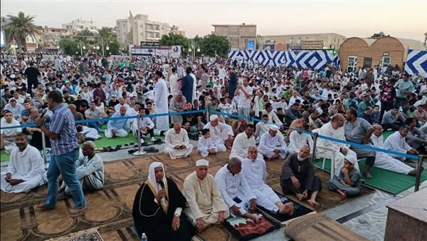 هل يُسمح بتخطي صلاة الجمعة في أول أيام عيد الأضحى؟ هل يُسمح بتخطي صلاة الجمعة في أول أيام عيد الأضحى؟