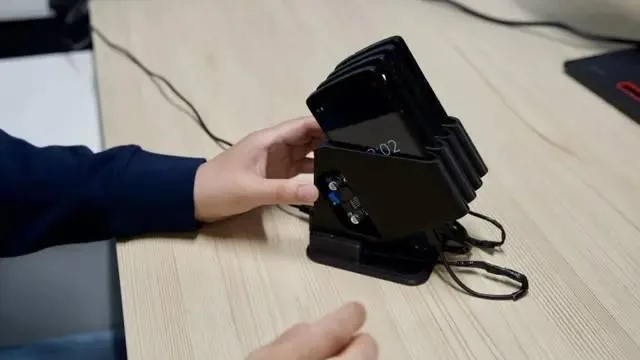هواتف تقليدية.. مراكز بيانات صغيرة في أعماق البحر هواتف تقليدية.. مراكز بيانات صغيرة في أعماق البحر