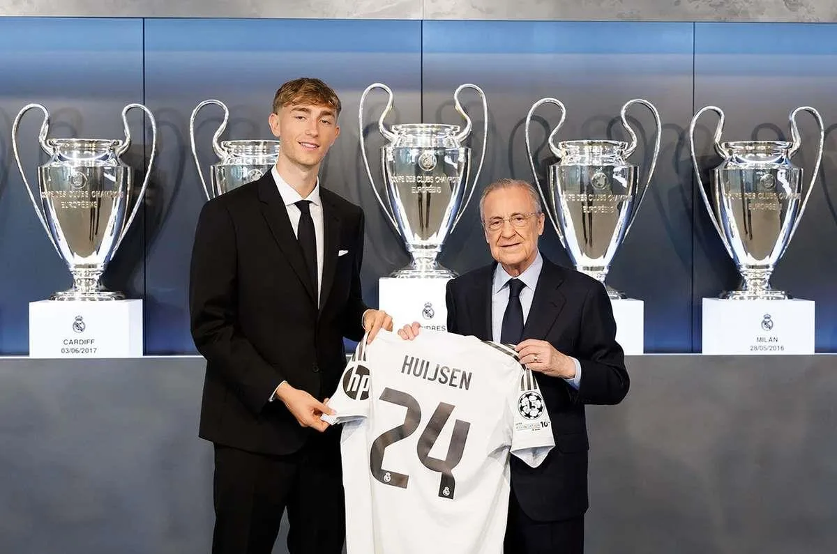 هويسن يتحدث عن تأثير مورينيو ويقول: لا يهمني أن أكون أغلى مدافع في تاريخ ريال مدريد.. وبيريز: برنابيو في انتظارك. هويسن يتحدث عن تأثير مورينيو ويقول: لا يهمني أن أكون أغلى مدافع في تاريخ ريال مدريد.. وبيريز: برنابيو في انتظارك.