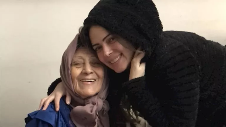 وئام مجدي تعود بذاكرتها إلى لحظات مع جدتها: “حياتي بلاكي مملة” وئام مجدي تعود بذاكرتها إلى لحظات مع جدتها: “حياتي بلاكي مملة”