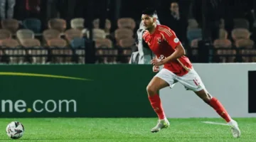 والد أشرف داري: ابني سعيد بكونه في الأهلي ومع ريبييرو.. وأخبار مغادرته “موجودة فقط في الصحف المغربية”