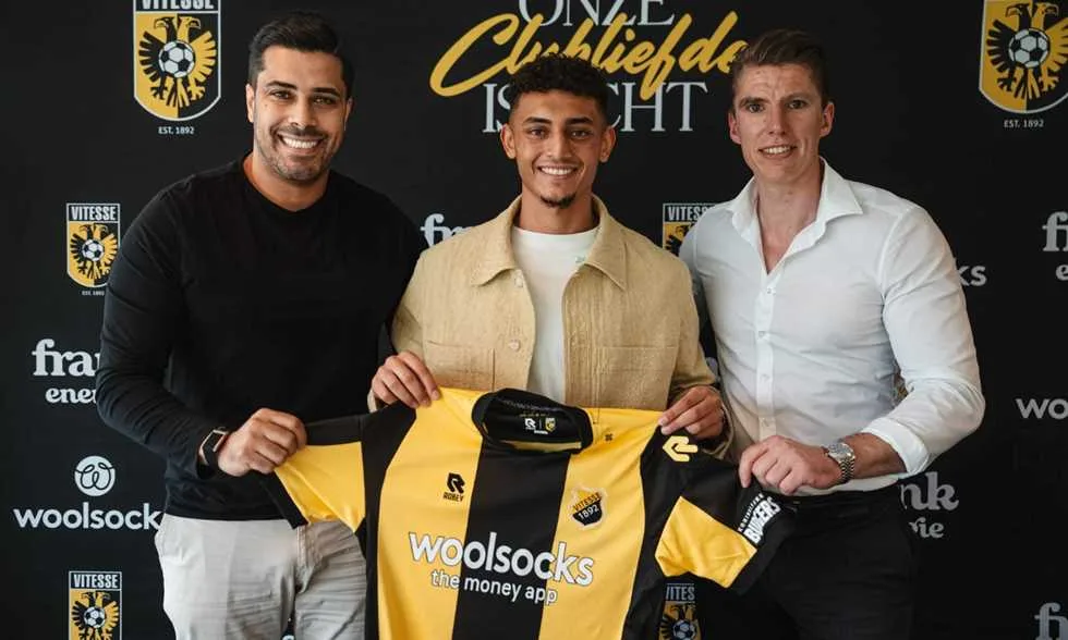 والد مصطفى أشرف: هذا هو سبب عدم اكتمال انتقاله إلى الزمالك والد مصطفى أشرف: هذا هو سبب عدم اكتمال انتقاله إلى الزمالك