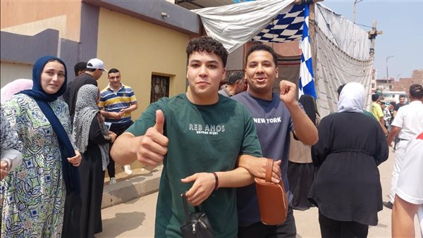 وجهات نظر طلاب الثانوية في الدقهلية حول امتحان اللغة الأجنبية الثانية: تقييم المستوى المتوسط (فيديو وصور) وجهات نظر طلاب الثانوية في الدقهلية حول امتحان اللغة الأجنبية الثانية: تقييم المستوى المتوسط (فيديو وصور)