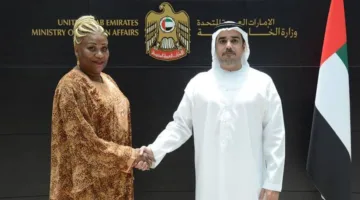 «وزارة الخارجية تستلم شهادة القنصلية من القنصل العام لأنغولا في دبي»