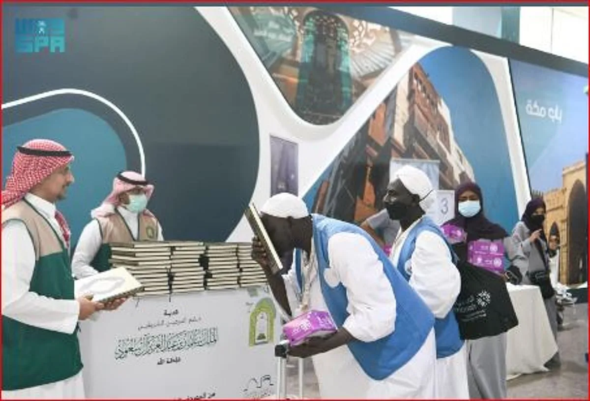 «وزارة الشؤون الإسلامية» تكمل توزيع هدية الملك من المصحف الشريف عبر ميناء جدة «وزارة الشؤون الإسلامية» تكمل توزيع هدية الملك من المصحف الشريف عبر ميناء جدة
