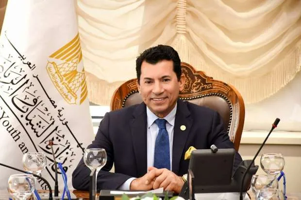 وزارة الشباب والرياضة تؤجل القرار بشأن استقالة رئيس نادي الاتحاد السكندري.