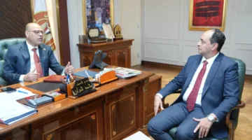 وزارة العمل وصندوق مكافحة الإدمان يطلقان ورش عمل توعوية في المصانع والشركات وفحص للموظفين