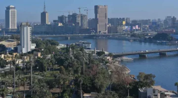 وزير الأعمال المصري يطلع «إرم بزنس» على آخر مستجدات المشاريع السياحية والفندقية