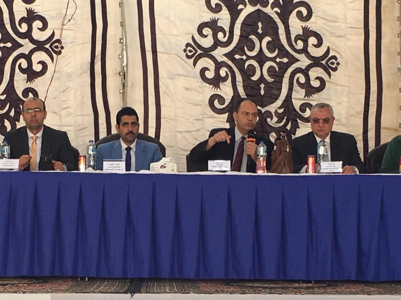 وزير الإسكان: تخصيص أراضٍ للمواطنين بعد تنظيم أوضاعهم في قرعة العبور الجديدة وزير الإسكان: تخصيص أراضٍ للمواطنين بعد تنظيم أوضاعهم في قرعة العبور الجديدة