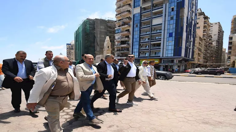 وزير الإسكان ومحافظ الإسكندرية يزوران مشروع تحسين وتوسيع الكورنيش