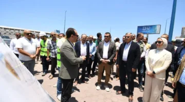 وزير الإسكان ومحافظ الإسكندرية يزوران مشروع تطوير وتوسيع كورنيش المدينة