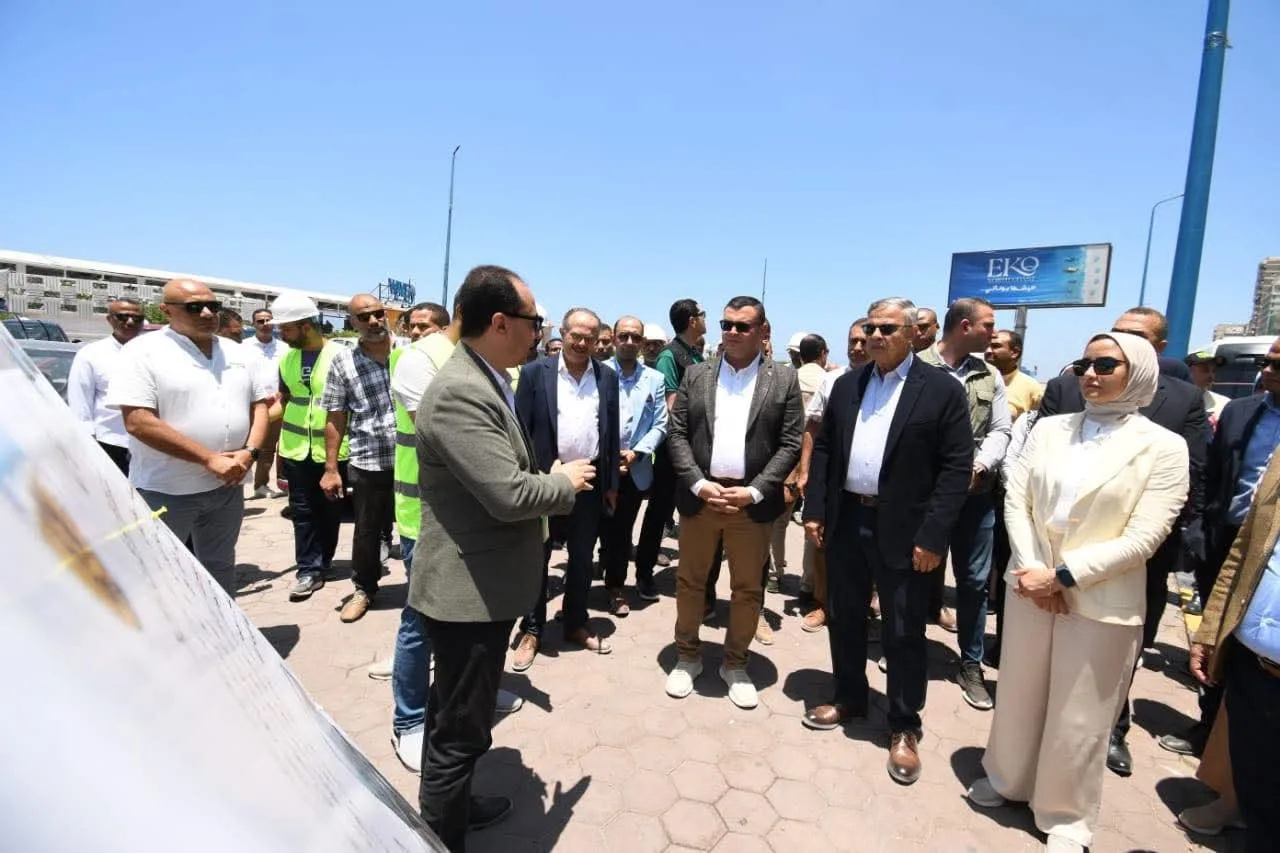 وزير الإسكان ومحافظ الإسكندرية يزوران مشروع تطوير وتوسيع كورنيش المدينة وزير الإسكان ومحافظ الإسكندرية يزوران مشروع تطوير وتوسيع كورنيش المدينة
