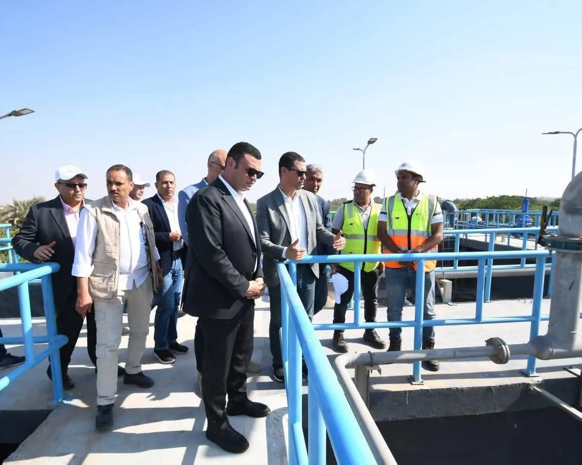 وزير الإسكان ومحافظ القليوبية يقومان بجولة في محطة مياه نوب طحا ومحطة معالجة الصرف الصحي بشبين القناطر