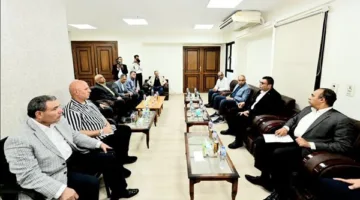 وزير الإسكان ومحافظ المنيا يلتقيان نواب البرلمان من المحافظة في اجتماع مشترك