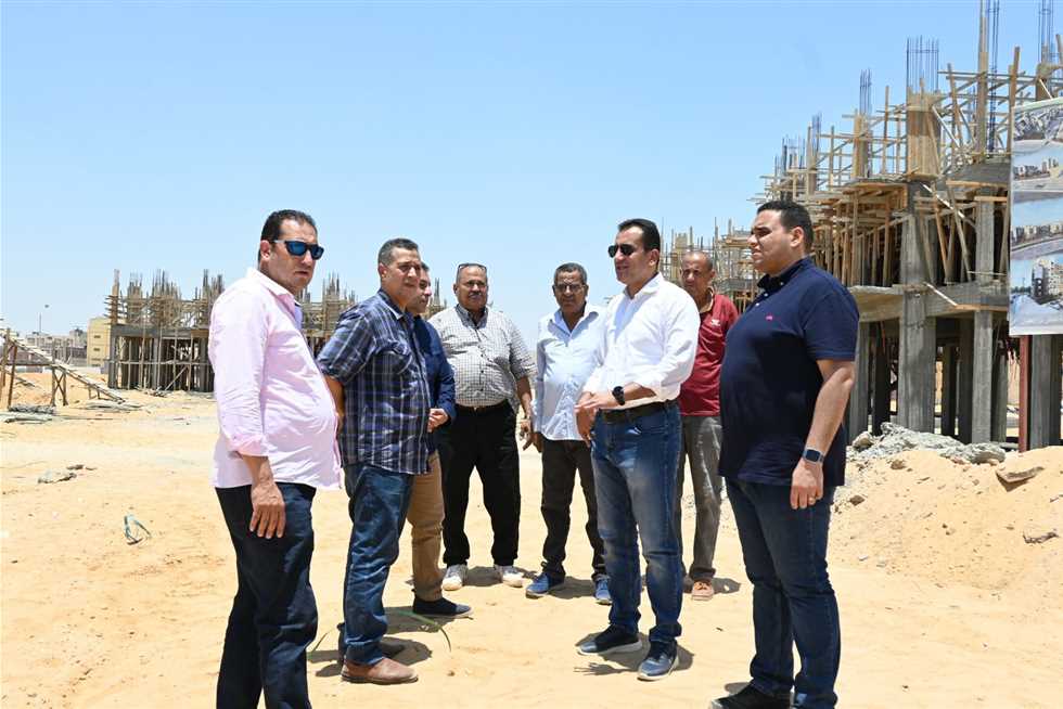 وزير الإسكان يتابع تقدم المشروعات الخدمية في منطقة الصناعات الثقيلة بالعاشر من رمضان وزير الإسكان يتابع تقدم المشروعات الخدمية في منطقة الصناعات الثقيلة بالعاشر من رمضان