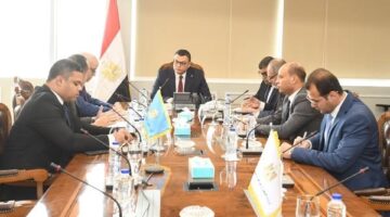 وزير الإسكان يجتمع بممثل شركة استادات للاستثمار الرياضي لبحث أوجه التعاون المشتركة