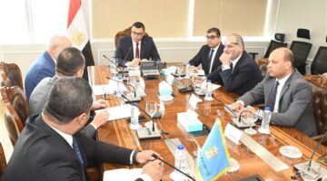 وزير الإسكان يجتمع بممثل شركة استادات للاستثمار الرياضي لبحث فرص التعاون المشترك