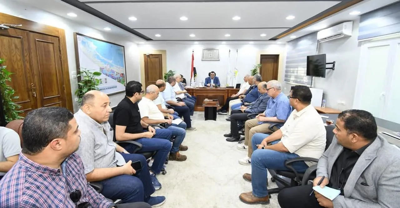 وزير الإسكان يجتمع لمراجعة مشروعات مركز مارينا العلمين السياحي وزير الإسكان يجتمع لمراجعة مشروعات مركز مارينا العلمين السياحي
