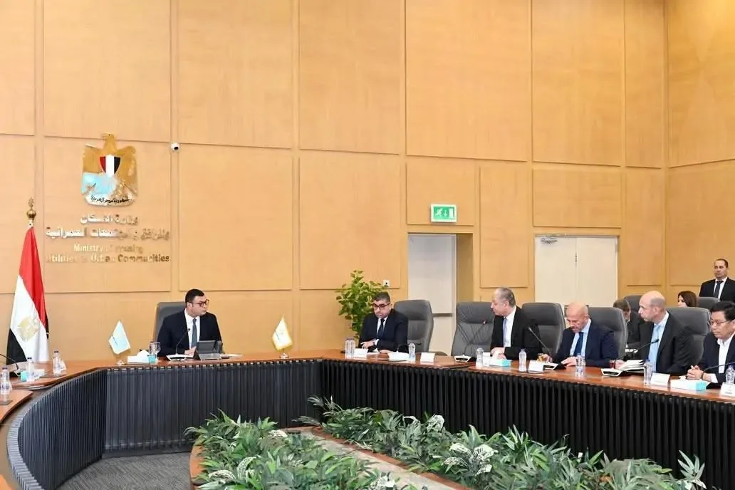 وزير الإسكان يراقب التقدم في مشروع منطقة الأعمال الرئيسية بالعاصمة الإدارية.