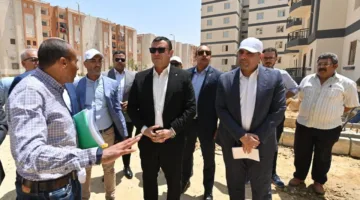 وزير الإسكان يزور المركز التكنولوجي في مدينة بدر ويتقييم سير المشاريع هناك