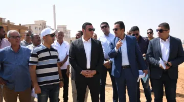 وزير الإسكان يزور مشاريع الطرق ومجمع ديارنا في مدينة العاشر من رمضان