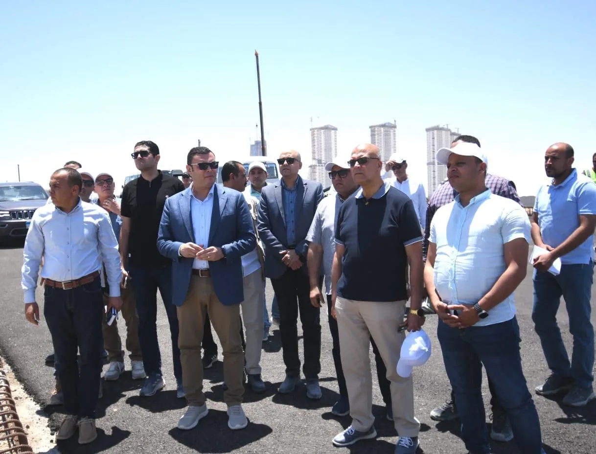 وزير الإسكان يزور مشاريع مدينة العلمين الجديدة: جسر C19، المدينة التراثية، والمنطقة الساحلية