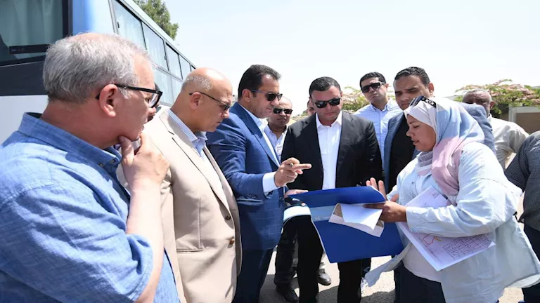 وزير الإسكان يقوم بجولة تفقدية لمشروعات الإسكان المستدام وتحديث البنية التحتية في العاش وزير الإسكان يقوم بجولة تفقدية لمشروعات الإسكان المستدام وتحديث البنية التحتية في العاش