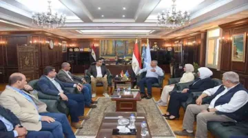 وزير الإسكان يلتقي بمحافظ الإسكندرية في بداية جولة بمدينة عروس البحر الأبيض المتوسط
