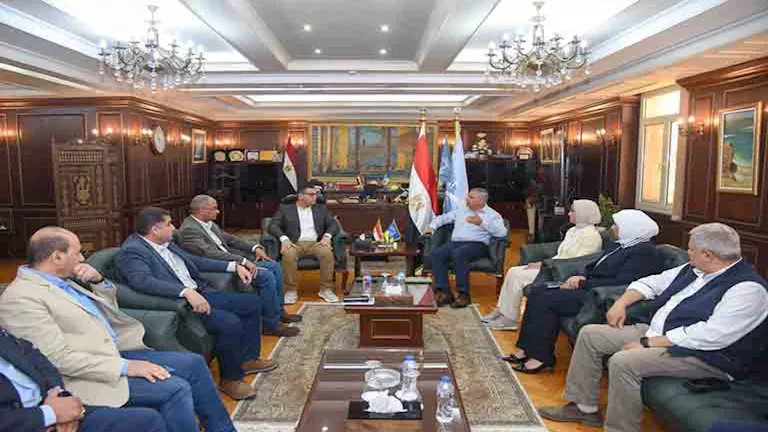 وزير الإسكان يلتقي بمحافظ الإسكندرية في بداية زيارة لعروس البحر الأبيض المتوسط