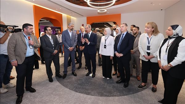 وزير الاتصالات: تحفيز الاستثمار في خدمات التعهيد لزيادة صادرات الرقمية وزير الاتصالات: تحفيز الاستثمار في خدمات التعهيد لزيادة صادرات الرقمية