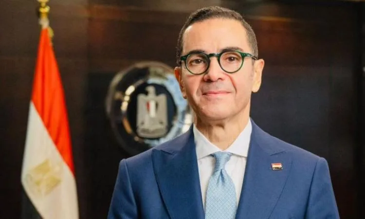 وزير الاستثمار يستلم تجديد شهادة “ISO” العالمية لنظام إدارة المؤسسات التدريبية