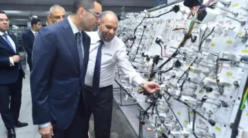 وزير الاستثمار يقوم بزيارة تفقدية لعدة شركات في المنطقة الحرة بمدينة نصر.