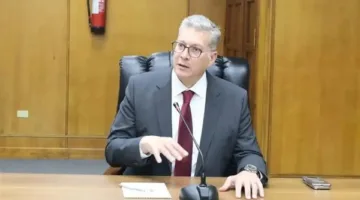 وزير البترول يجتمع بعدد من الصحفيين المصريين ورؤساء التحرير ومستشاري الاقتصاد