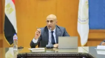 وزير التعليم يزور المراقبين المتأثرين بحادث سوهاج للاطمئنان عليهم