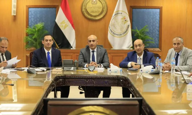 وزير التعليم يضمن سلامة الامتحانات ويدعم مبدأ العدالة بين الطلاب وزير التعليم يضمن سلامة الامتحانات ويدعم مبدأ العدالة بين الطلاب