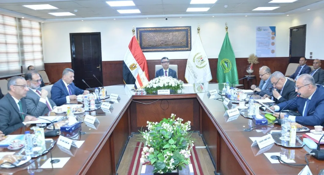 وزير التموين يستعرض خطة العام المقبل ويعزز نظام الأمن الغذائي وزير التموين يستعرض خطة العام المقبل ويعزز نظام الأمن الغذائي
