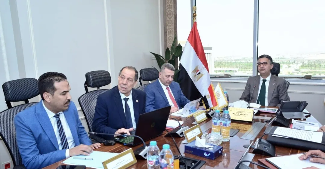 وزير التموين يناقش مع رئيس شركة السكر والصناعات التكاملية تعزيز الإنتاج المحلي وزير التموين يناقش مع رئيس شركة السكر والصناعات التكاملية تعزيز الإنتاج المحلي