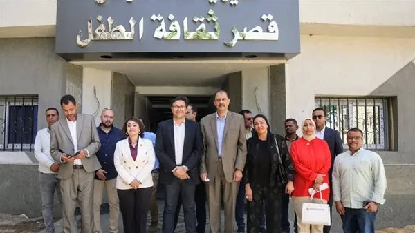 وزير الثقافة ومحافظ سوهاج يتناولان طرق إنهاء مشروع تطوير قصر الثقافة وزير الثقافة ومحافظ سوهاج يتناولان طرق إنهاء مشروع تطوير قصر الثقافة