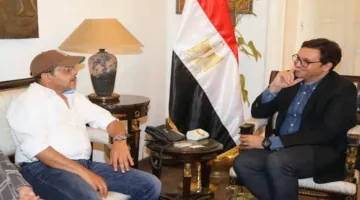وزير الثقافة يجتمع مع محمد هنيدي لإطلاق عروض مسرحية في المحافظات