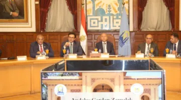 وزير الثقافة يناقش مع محافظ القاهرة تطوير حديقة الأندلس إلى مركز ثقافي متألق