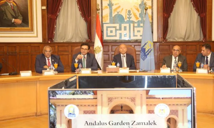 وزير الثقافة يناقش مع محافظ القاهرة تطوير حديقة الأندلس إلى مركز ثقافي متألق وزير الثقافة يناقش مع محافظ القاهرة تطوير حديقة الأندلس إلى مركز ثقافي متألق