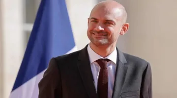 وزير الخارجية الفرنسي: نتمسك بالحل السلمي للنزاع بين إسرائيل وفلسطين