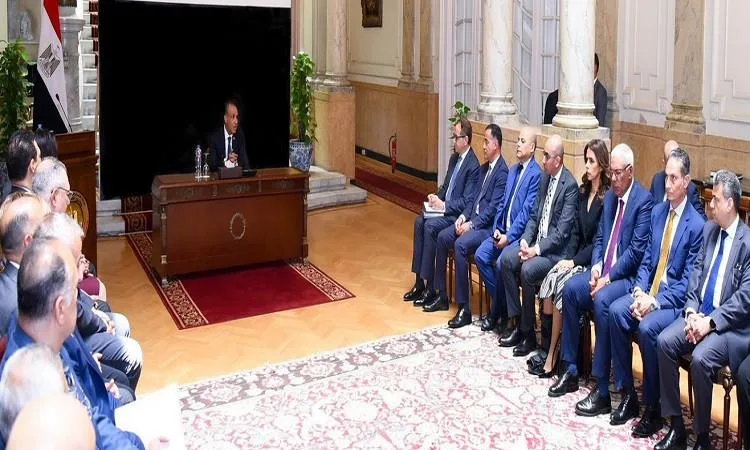 وزير الخارجية: تحتاج التحديات العالمية إلى تطوير أساليب عمل البعثات المصرية. وزير الخارجية: تحتاج التحديات العالمية إلى تطوير أساليب عمل البعثات المصرية.
