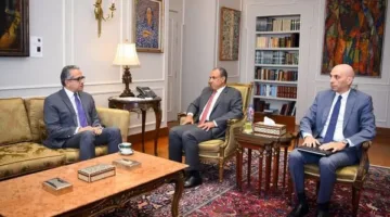 وزير الخارجية والهجرة يستقبل المرشح المصري لمنصب المدير العام لليونسكو