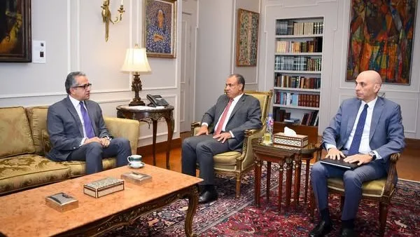 وزير الخارجية والهجرة يستقبل المرشح المصري لمنصب المدير العام لليونسكو وزير الخارجية والهجرة يستقبل المرشح المصري لمنصب المدير العام لليونسكو