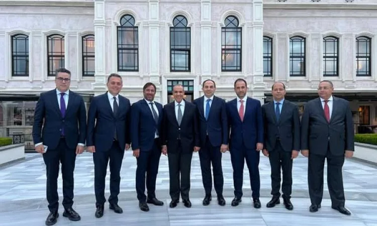 وزير الخارجية يبرز أهمية تعميق العلاقات التجارية والاستثمارية بين مصر وتركيا وزير الخارجية يبرز أهمية تعميق العلاقات التجارية والاستثمارية بين مصر وتركيا